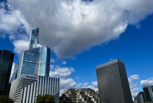 Le quartier de la Défense, côté Courbevoie (France) Le quartier de la Défense, côté Courbevoie (France)