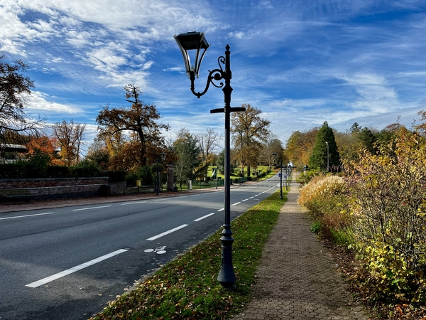L'Avenue des Sources (Forges-les-Eaux, Normandie) L'Avenue des Sources (Forges-les-Eaux, Normandie)